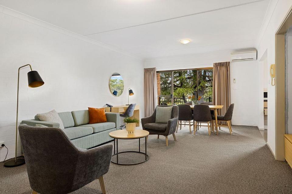 Oxley Court Serviced Apartments Canberra Exteriér fotografie