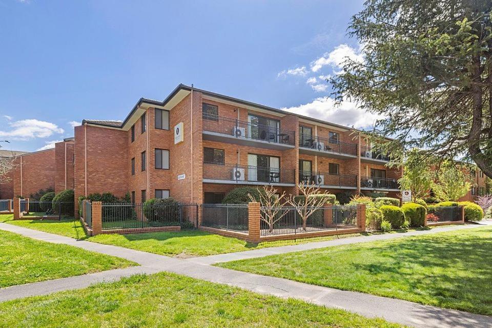 Oxley Court Serviced Apartments Canberra Exteriér fotografie
