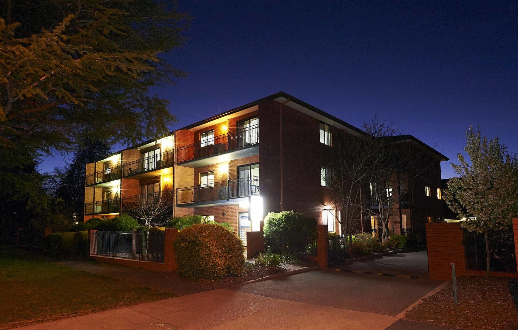 Oxley Court Serviced Apartments Canberra Exteriér fotografie